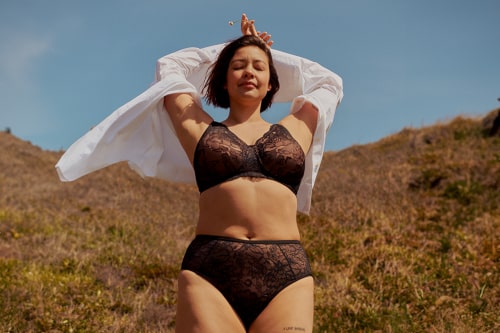 Dlaczego stanik podnosi się do góry?